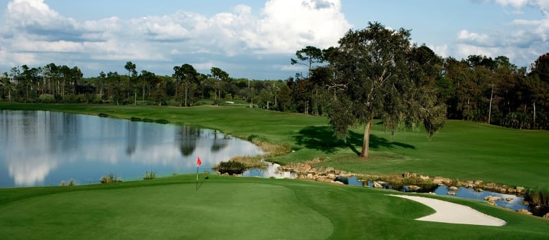 Ønsker du at spille golf i Florida, er Naples Grande Beach stedet du skal besøge